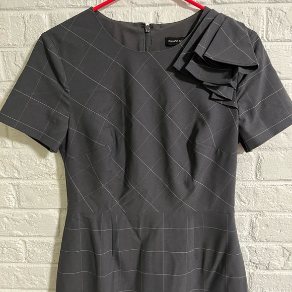 Banana Republic plaid work dress - Picture 3 of 3